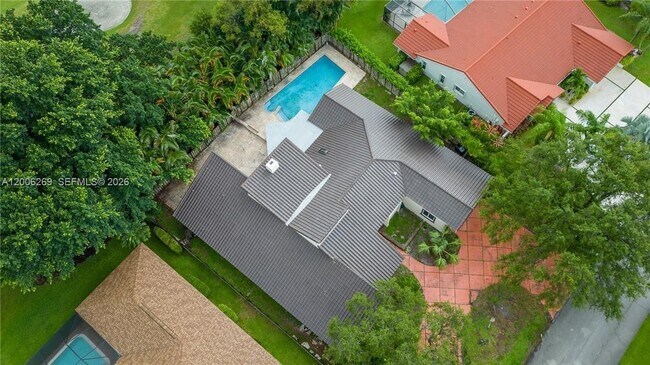 Building Photo - 8881 N Lake Dasha Dr