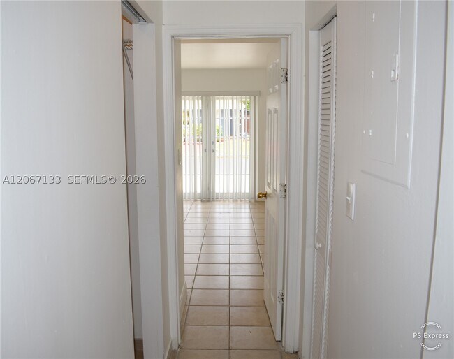 Building Photo - 11759 SW 117th Pl