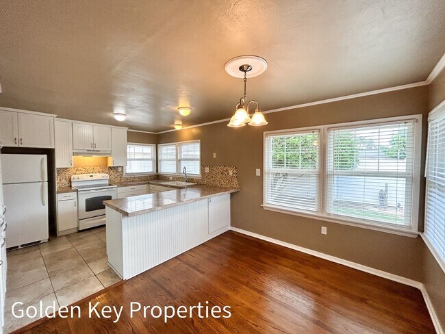 Building Photo - Welcome to this beautiful single-level hom...