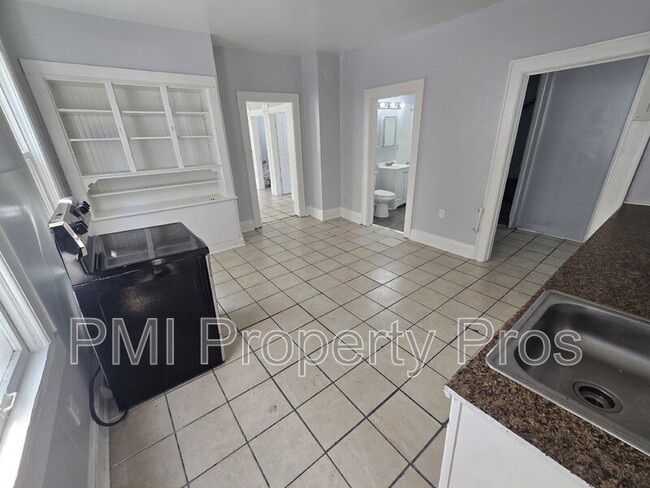 Building Photo - 2626 N 24th St