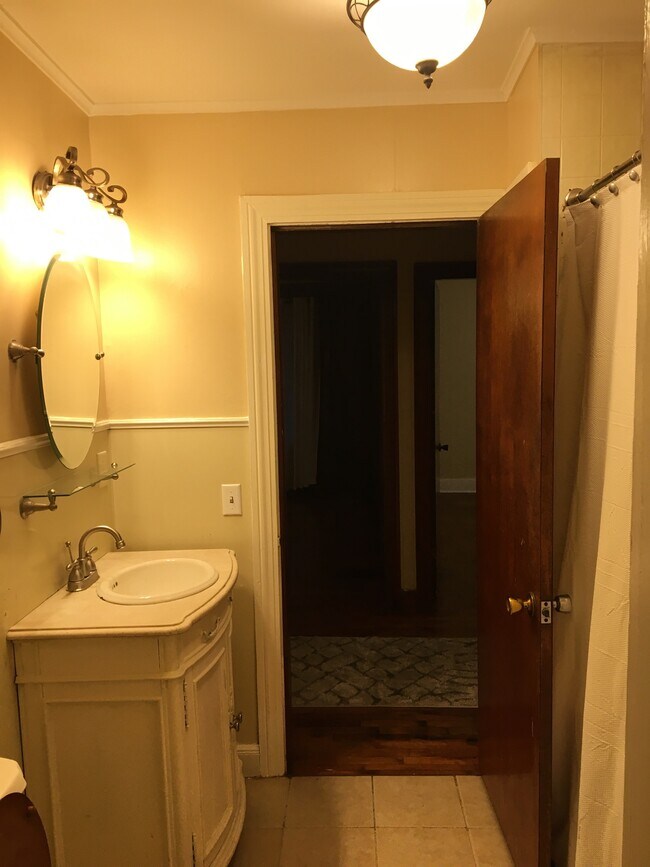 Primary Photo - 203 Holly Ave