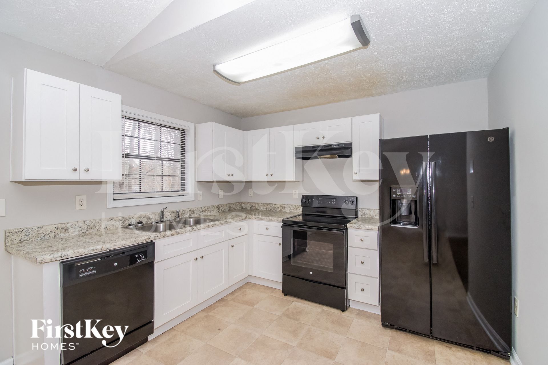 Building Photo - 1648 Olde Oak Dr