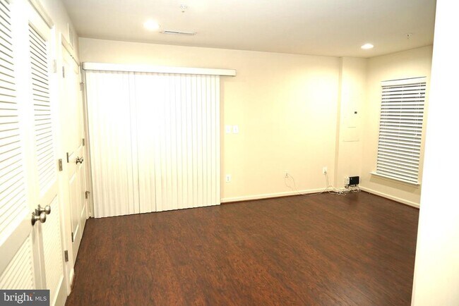 Building Photo - 22410 Glenbow Way