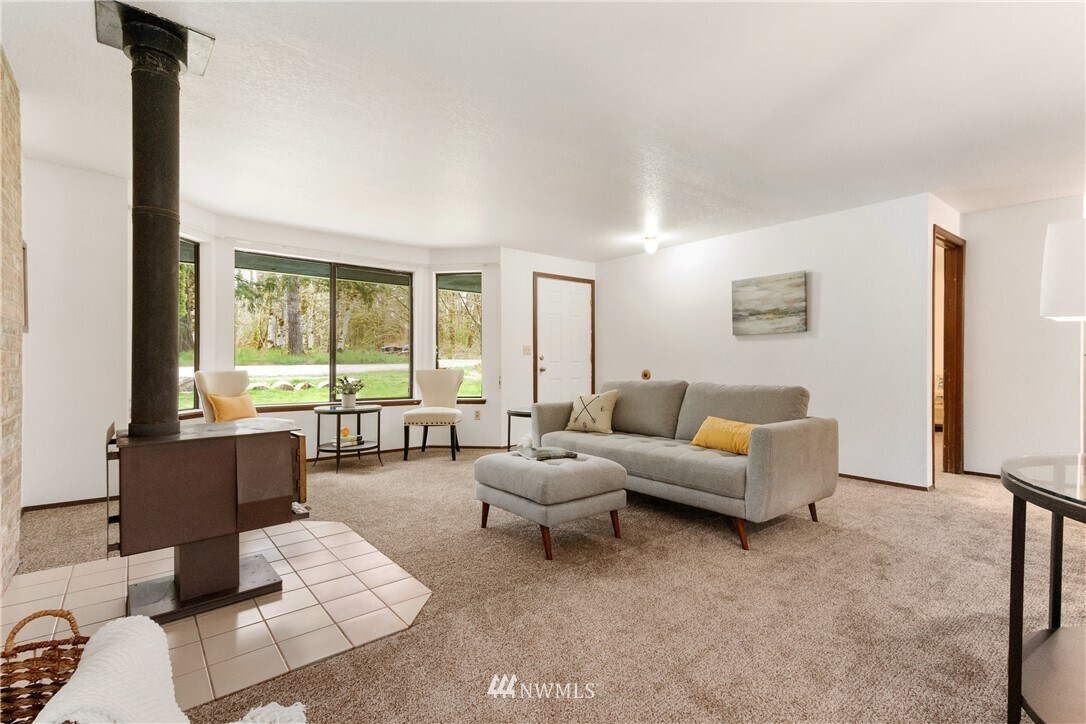 Living Room/Entrance - 15808 122nd Ave NW