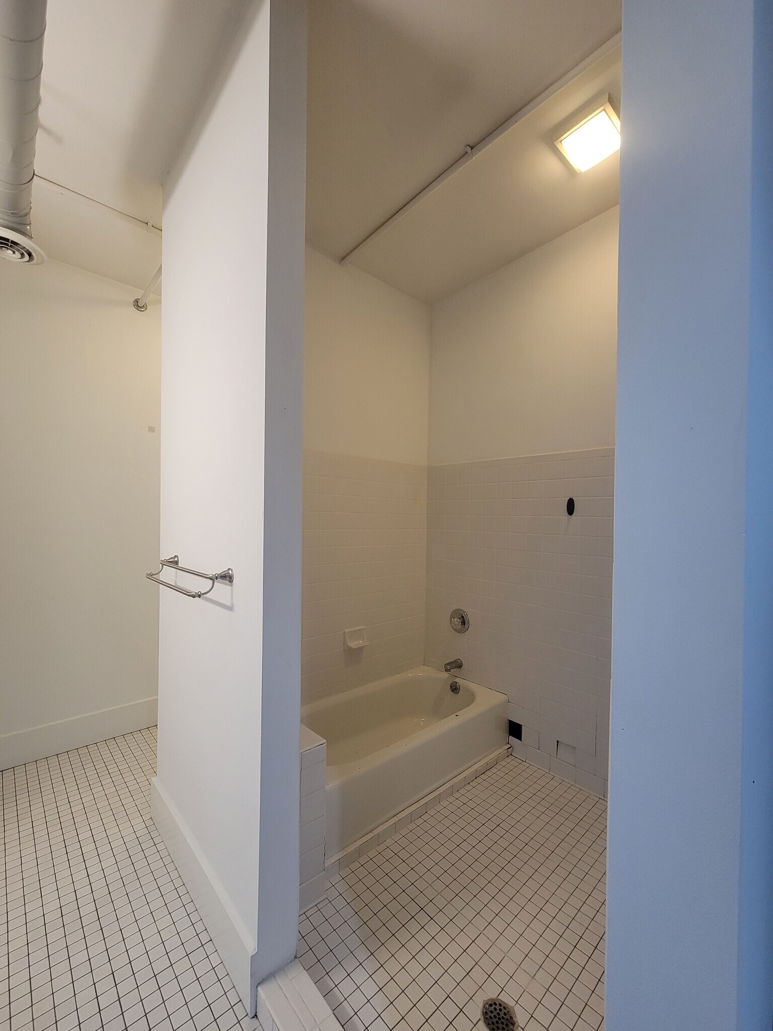 Building Photo - 122 N 3rd St