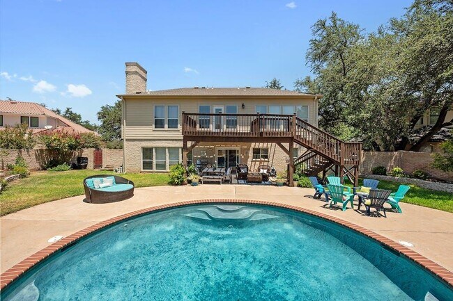 Building Photo - 1207 Lakeway Dr