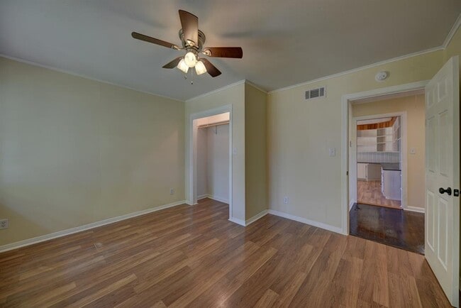 Building Photo - 415 Silliman St