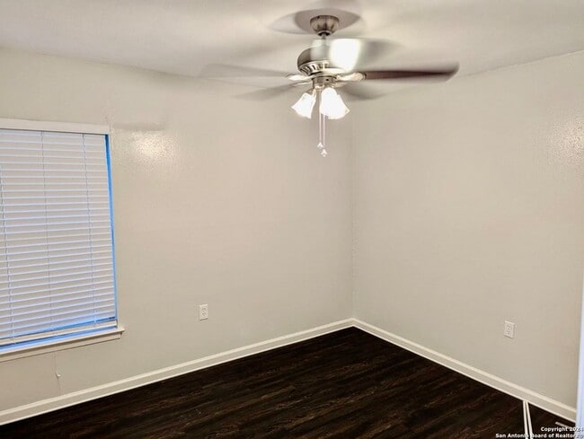 Building Photo - 107 Meadow Hill