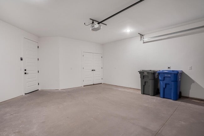 Building Photo - 319 S 1930 W