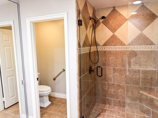 Building Photo - 54974 Oak-Tree