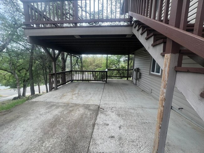 Building Photo - Cozy three bedroom two bath in Lake Wildwood