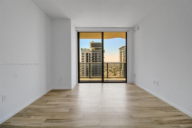 Building Photo - 801 S Miami Ave