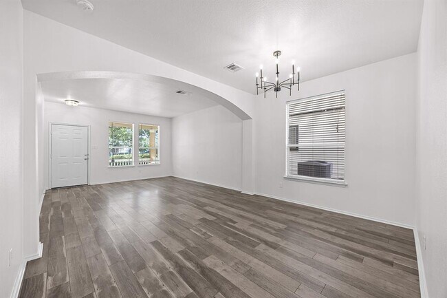 Building Photo - 10208 Laredo Dr