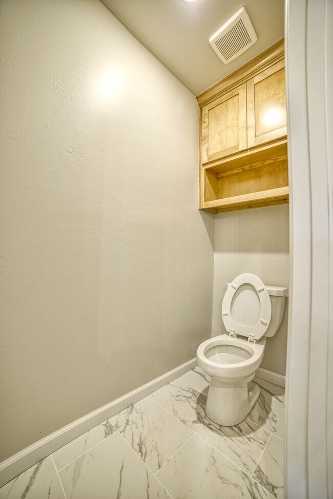 Building Photo - Brand New Home In Washington!