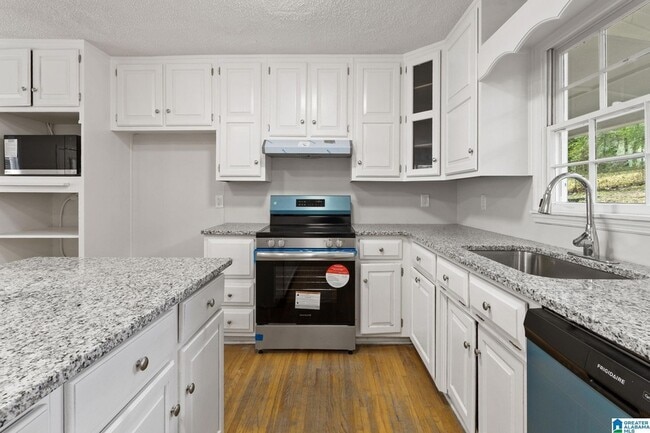 Building Photo - 2344 3rd Way NE