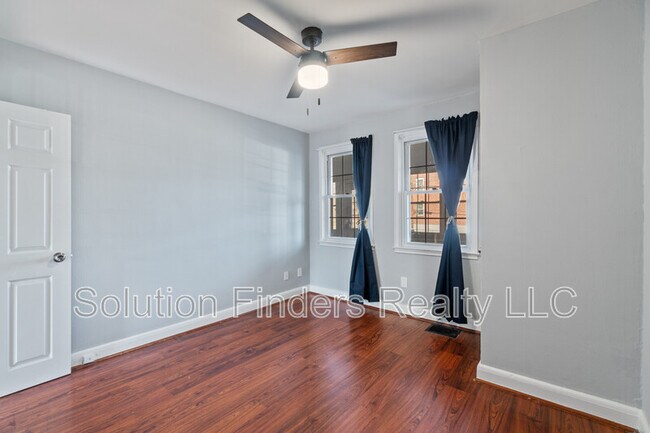 Building Photo - 2905 Yorkway