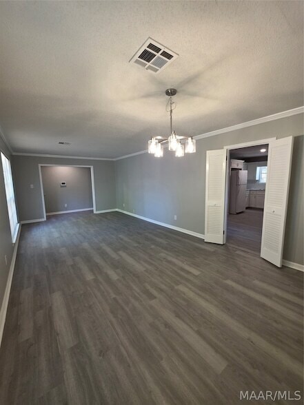 Building Photo - 744 Ledyard Pl