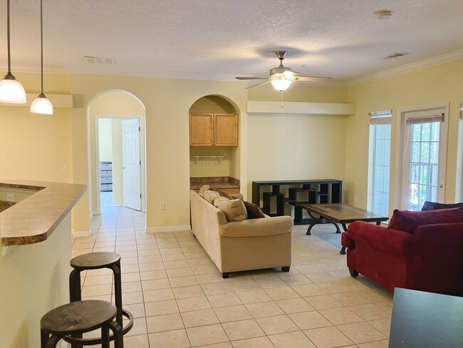 Primary Photo - Campus View - Furnished 3 Bedroom, 3 Bathroom Apartment