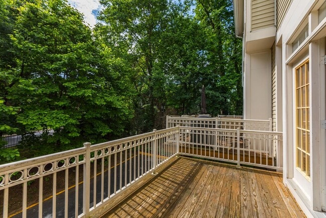 Building Photo - 3 Bed 3.5 Bath - Silver Spring Townhouse -...