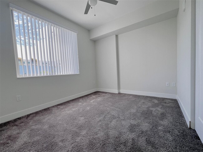 Building Photo - 120 N Compass Way