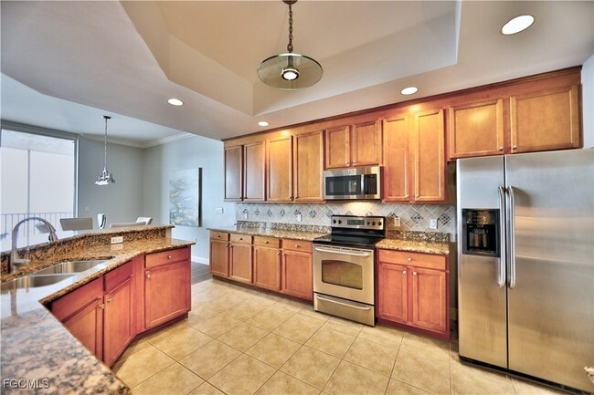 Building Photo - 2104 W First St