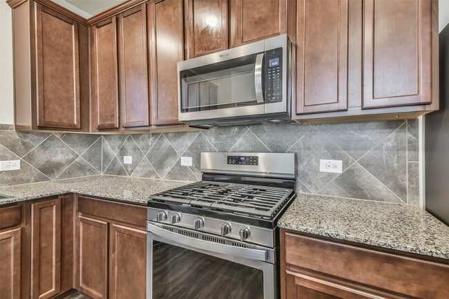 Building Photo - 5047 Royal Amber Ln