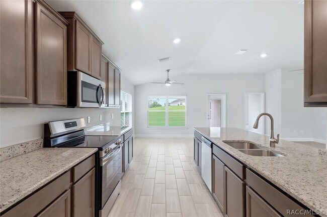 Building Photo - 336 W Rexford Dr