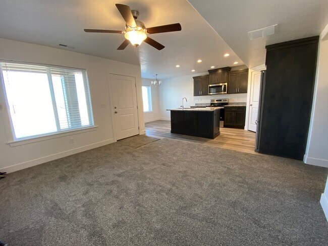 Building Photo - 2035 N 350 E