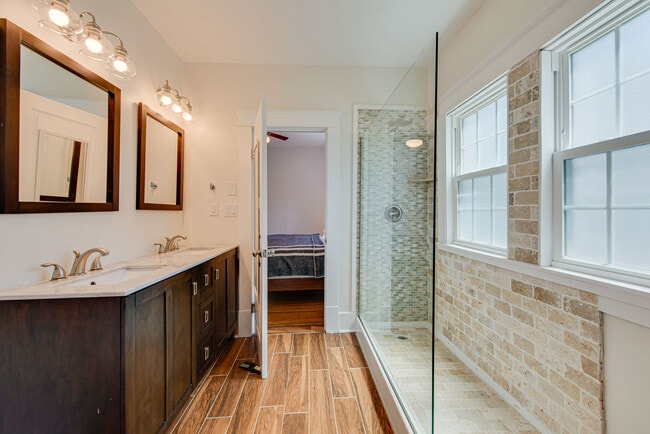 Building Photo - 2231 Blair Blvd