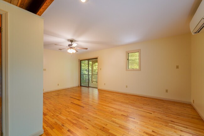 Building Photo - 480 Wingfield Way