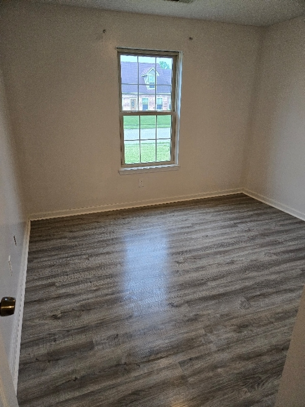 Building Photo - 4105 Lakeside Dr