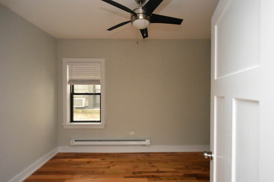 Building Photo - 817 Elm St