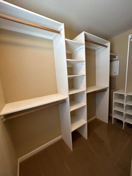 Building Photo - 11840 Bremen Pt