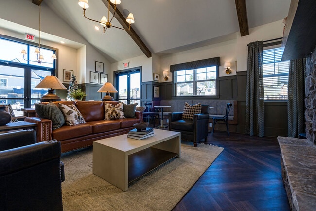 Building Photo - Encore at Reems Creek