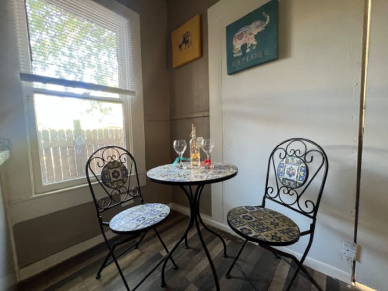 Building Photo - 521 W Ridgewood Ct