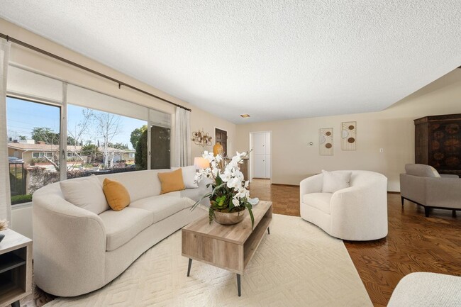 Building Photo - Mid-Century modern 3bd 2ba home located in...