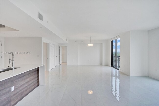 Building Photo - 301 Altara Ave