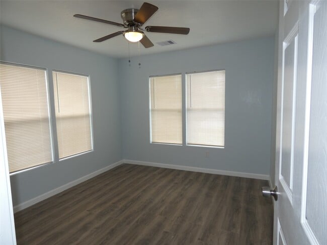 Building Photo - 8215 Canyon St