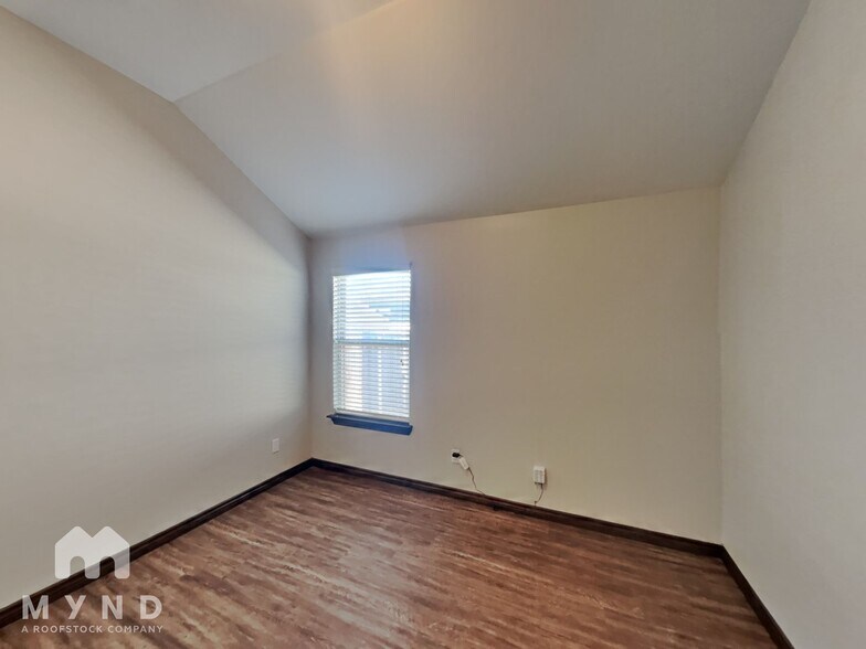 Building Photo - 1114 Merlin Dr