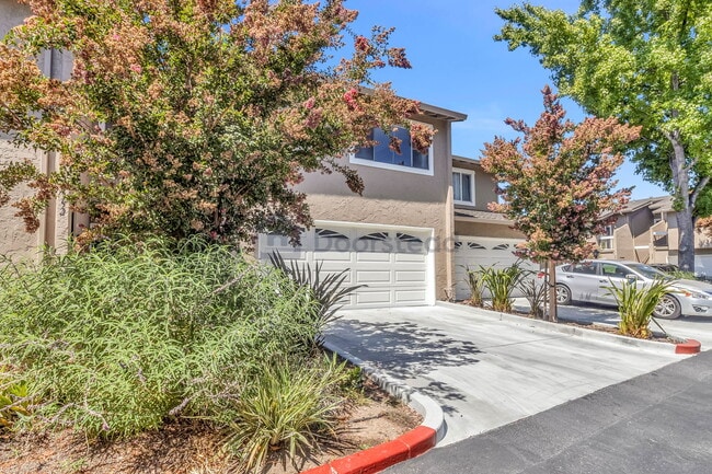 Building Photo - 1362 Casa Ct