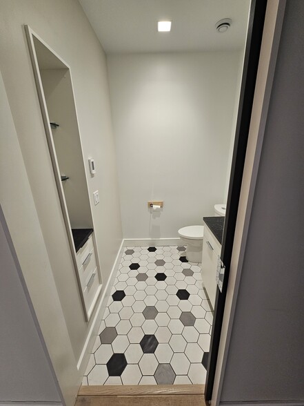 Bath 1 of 2 Sink / Stool - 319 Broadway N