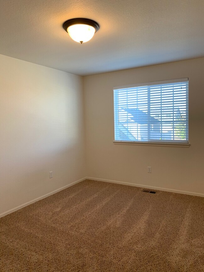 Building Photo - Spacious 3 Bedroom Home in Heron Pointe Subdivision in South Loveland/Berthoud!