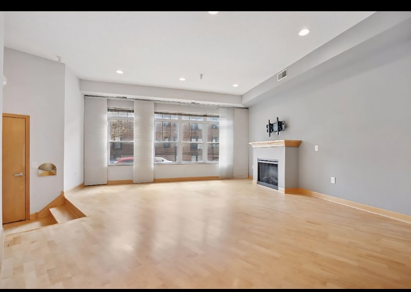 Building Photo - 308 E 18th St