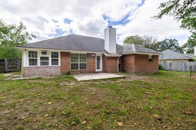 Building Photo - 555 Wellington Way