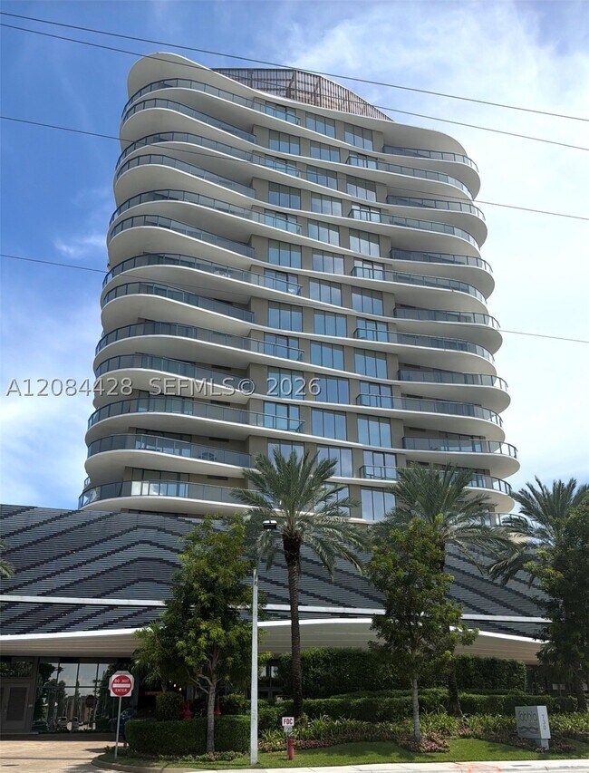 Building Photo - 730 N Ocean Blvd