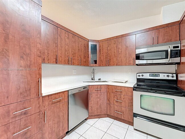 Building Photo - 17372 NW 76th Ct