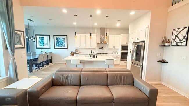 Building Photo - 388 Pisa Ln