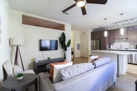 Building Photo - 1957 Fountain View Dr