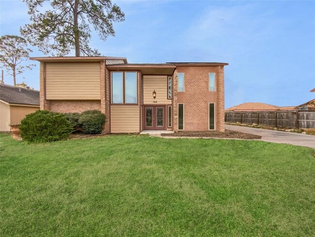 Primary Photo - 706 S Diamondhead Blvd