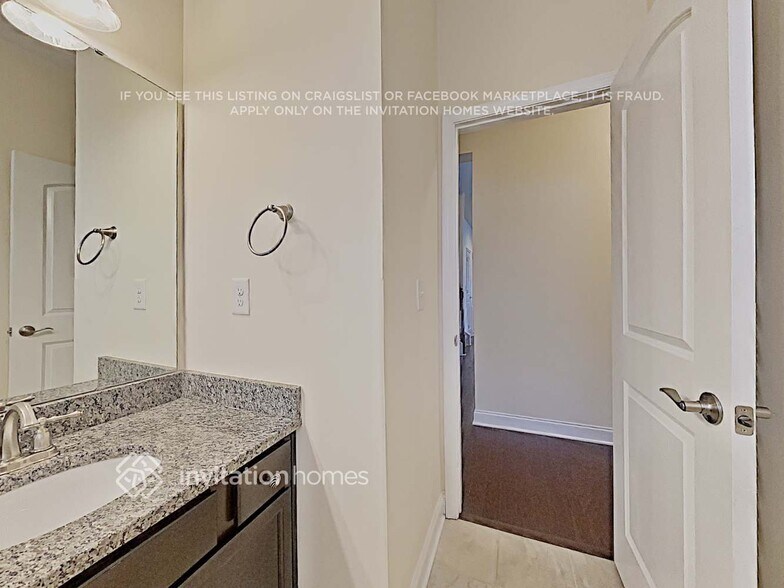 Building Photo - 7823 Pope Farm Rd